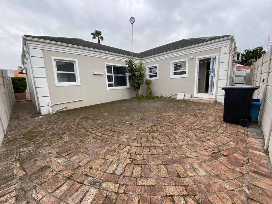 To Let 3 Bedroom Property for Rent in Parklands Western Cape